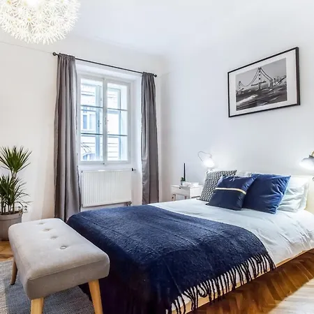 Old Town 2 Bdr Apartment, Free Coffee Prag