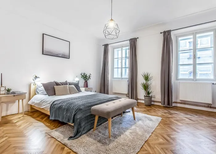 Old Town 2 Bdr Apartment, Free Coffee *