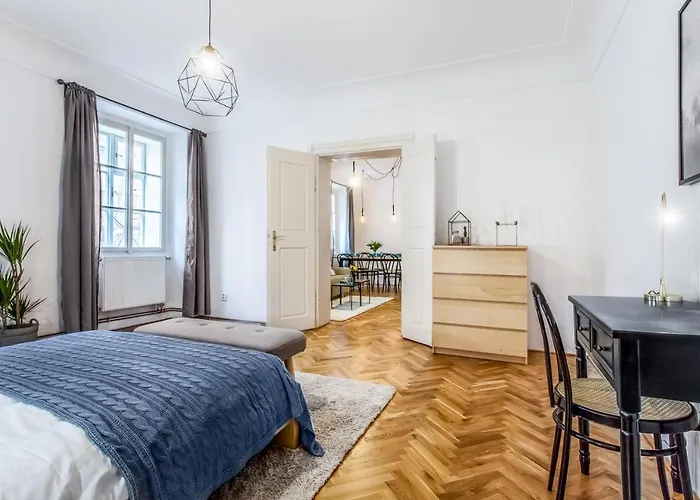 Lejlighed Old Town 2 Bdr Apartment, Free Coffee *