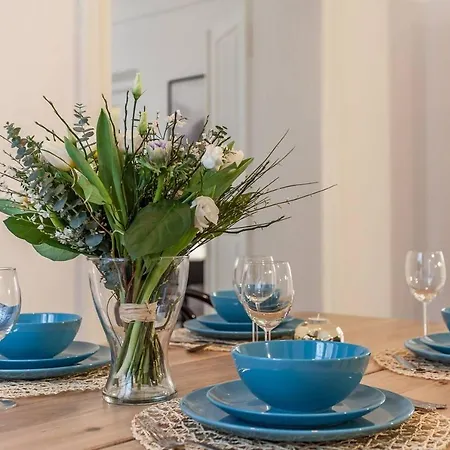 Old Town 2 Bdr Apartment, Free Coffee Apartment *