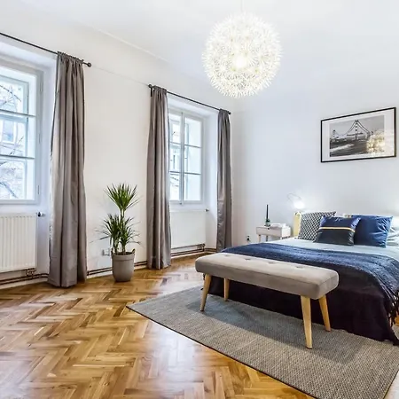 Old Town 2 Bdr Apartment, Free Coffee