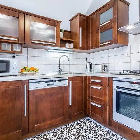 Old Town 2 Bdr Apartment, Free Coffee Apartment